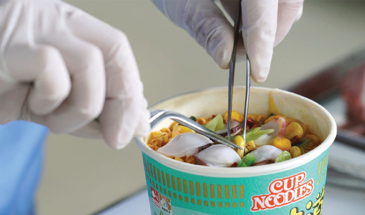 '작은 것으로부터' 연계 프로그램 ŴŴ 갤러리, 구민자, '정통의 맛 매운 해물맛 라면' *재판매 및 DB 금지