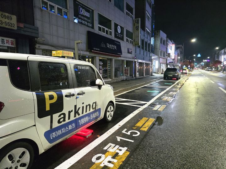 [원주=뉴시스] 평원로 노상공영주차장 무인주차시스템. (사진=원주시 제공) 2025.12.01. photo@newsis.com *재판매 및 DB 금지