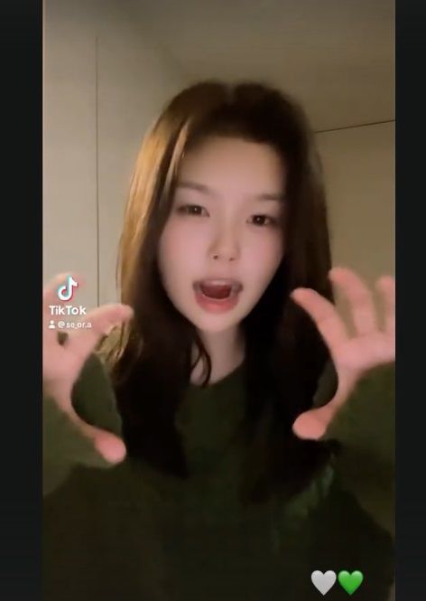 [서울=뉴시스] 이설아. (사진=이설아 인스타그램 캡처) 2025.12.01. photo@newsis.com *재판매 및 DB 금지