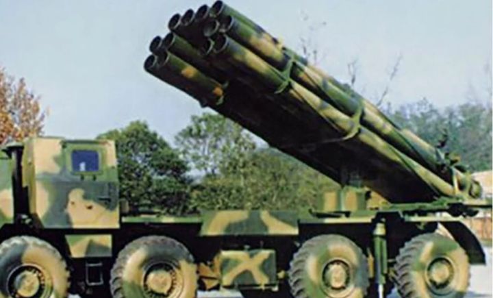 [서울=뉴시스] 중국 인민해방군 포병대의 주력 장거리 로켓포인 PHL-03 지상 발사 로켓 발사기. (출처: 바이두) 2025.12.01. *재판매 및 DB 금지