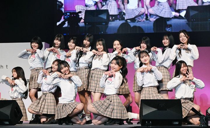 [뉴시스] 일본 '여고생 미스콘 2025' 파이널 심사 중 참가자들이 공연하는 모습. (사진=모델프레스) 2025.12.1 *재판매 및 DB 금지