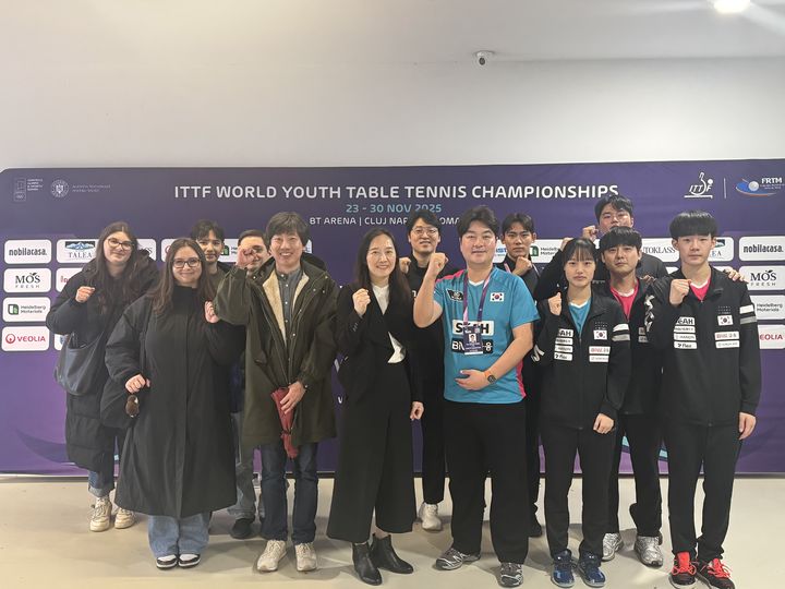 [서울=뉴시스] 한국 탁구 청소년대표팀, 2025 국제탁구연맹(ITTF) 세계청소년탁구선수권서 은메달 1개, 동메달 6개 수확. (사진=대한탁구연맹 제공) *재판매 및 DB 금지