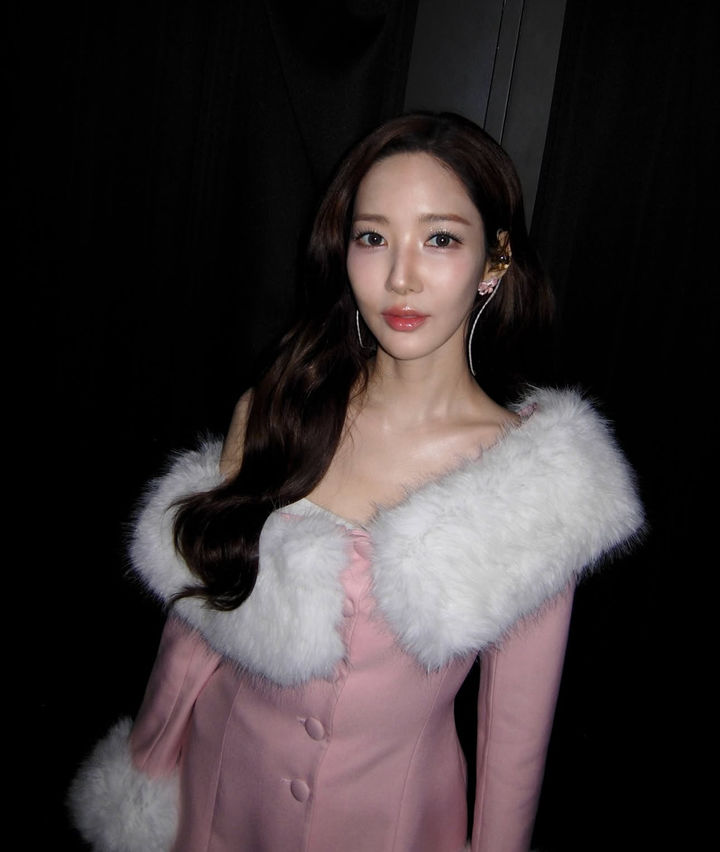 [서울=뉴시스] 배우 박민영 (사진=박민영 인스타그램 캡처) 2025.12.01. photo@newsis.com *재판매 및 DB 금지