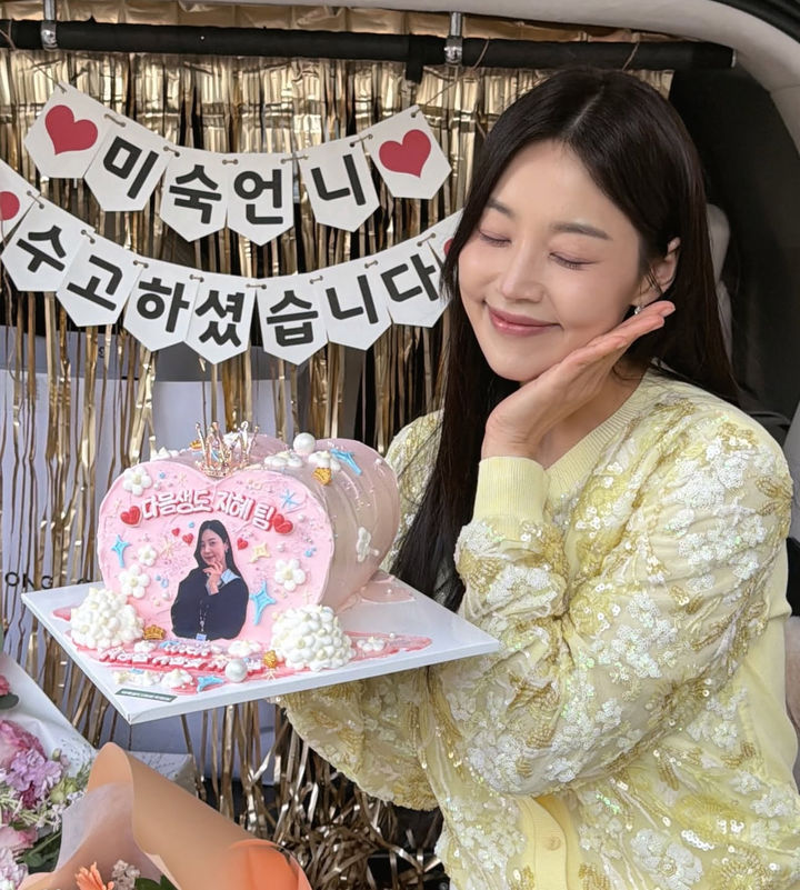 [서울=뉴시스] 배우 한지혜. (사진=한지혜 인스타그램 캡처) 2025.12.01. photo@newsis.com *재판매 및 DB 금지