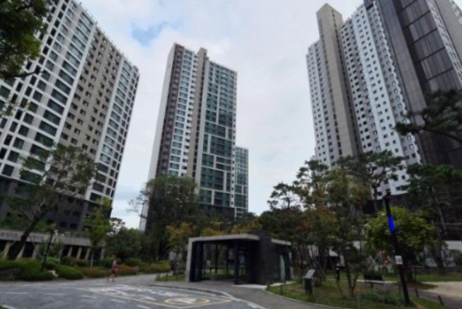 과천푸르지오써밋 단지 모습. 사진 네이버부동산 *재판매 및 DB 금지