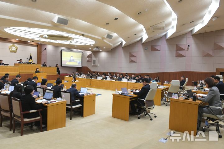 [양주=뉴시스] 제383회 정례회 제1차 본회의. (사진=양주시의회 제공) 2025.12.01 photo@newsis.com