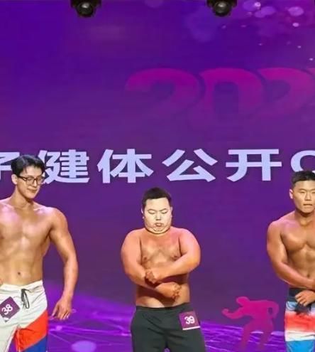 [뉴시스] 지난달 23일 천하오(28)는 중국 충칭시에서 열린 청년 스포츠 슈퍼모델 선발대회에 참가했다. (사진=표지뉴스 캡처) *재판매 및 DB 금지