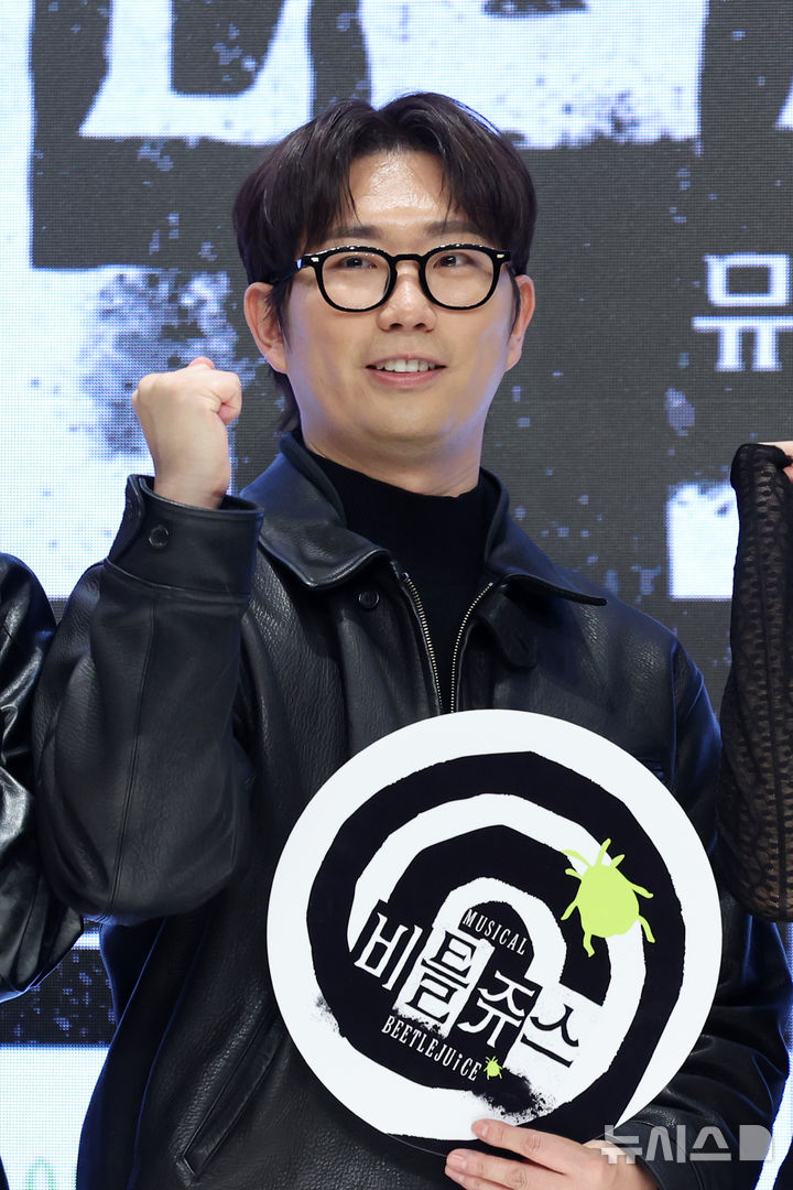 [서울=뉴시스] 박진희 기자 = 뮤지컬 '비틀쥬스' 작가 이창호가 1일 서울 강남구 엘리에나 호텔에서 기자간담회를 하고 있다. 2025.12.01. pak7130@newsis.com