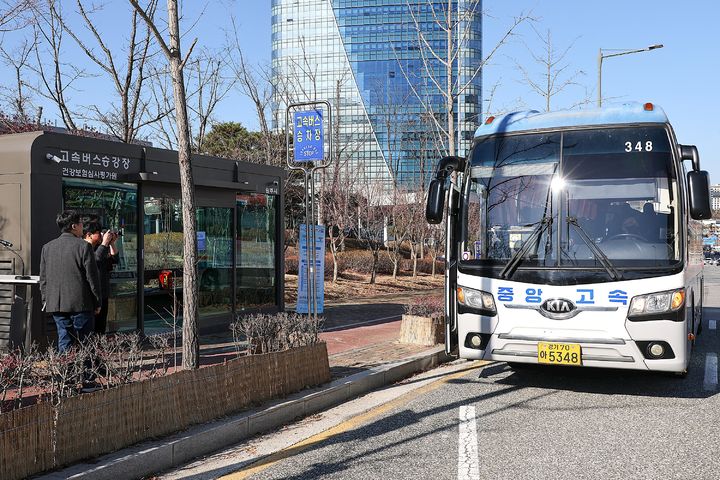 혁신도시 심평원 앞 고속버스 중간정류소. *재판매 및 DB 금지