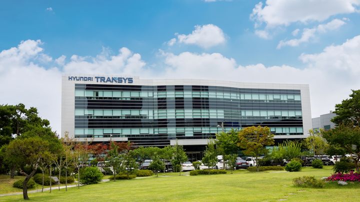 [서울=뉴시스] 현대트랜시스는 시트연구개발센터 재료시험 연구실이 과학기술정보통신부(과기부)가 주관하는 '안전관리 우수연구실' 인증을 획득했다고 2일 밝혔다. 사진은 현대트랜시스 시트연구개발센터 전경. (사진=현대 트랜시스 제공) photo@newsis.com *재판매 및 DB 금지