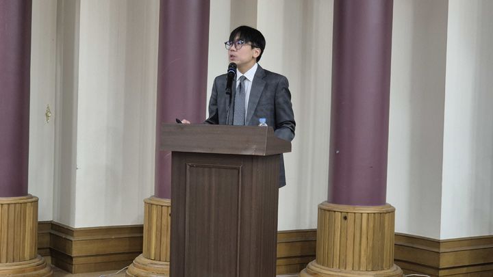 [서울=뉴시스] 노창희 디지털산업정책연구소장이 2일 국회 의원회관에서 열린 '지역 케이블TV 보도 기능 강화를 위한 정책 토론회'에서 발표하고 있다. (사진=한국케이블TV방송협회 제공) 2025.12.02. photo@newsis.com *재판매 및 DB 금지