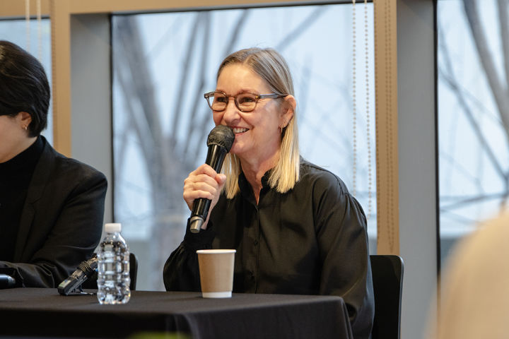 [서울=뉴시스] 2일 서울 중구 스페이스에이드 CBD에서 열린 나야 마리 아이트 내한 기념 기자간담회에 아이트가 참석했다. (사진=민음사 제공) 2025.12.02. photo@newsis.com *재판매 및 DB 금지