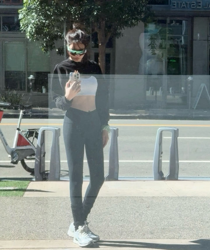 [서울=뉴시스] 배우 이지아. (사진=이지아 인스타그램 캡처) 2025.12.02. photo@newsis.com *재판매 및 DB 금지