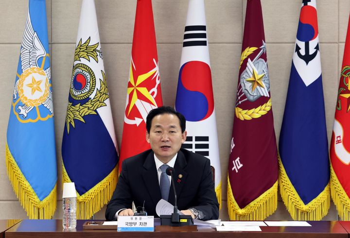 [서울=뉴시스] 이두희 국방부 차관이 2일 서울 용산구 국방부에서 열린 제25-1차 국방데이터·인공지능위원회에서 발언하고 있다. (사진=국방일보 제공) 2025.12.02. photo@newsis.com *재판매 및 DB 금지