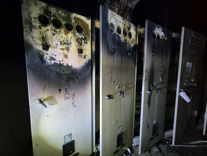 [전주=뉴시스]&nbsp; 3일 오전 3시42분께 전북 전주시 완산구 평화동 한 아파트 지하 수변전실에서 불이 나 40분여만에 진화됐다. (사진=전북도소방본부 제공) 2025.12.03. photo@newsis.com *재판매 및 DB 금지