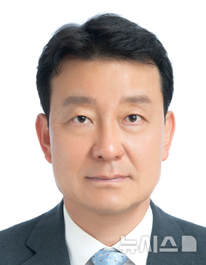 [서울=뉴시스]프로축구 울산 강명원 신임 대표이사. (사진=울산 HD 제공)