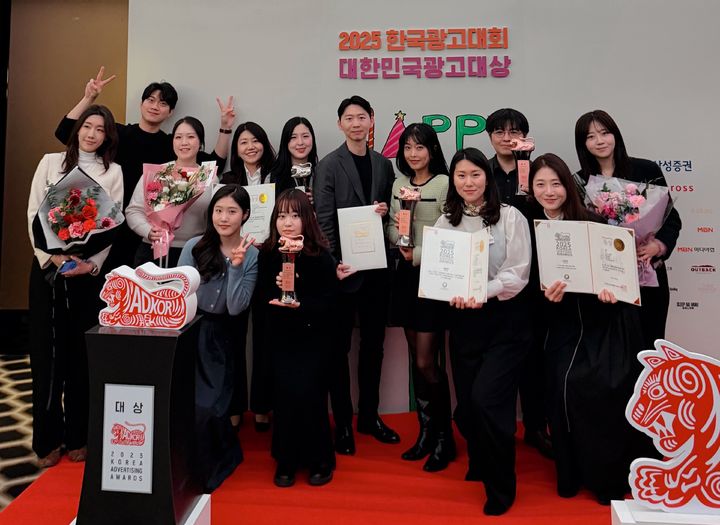 [서울=뉴시스] 롯데칠성음료가 '2025 대한민국광고대상' 4개 경쟁 부문에서 수상했다. (사진=롯데칠성음료 제공) 2025.12.03. photo@newsis.com *재판매 및 DB 금지