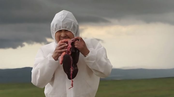 [칠곡=뉴시스] 제3의 눈 퍼포먼스. (사진=칠곡문화예술위원회 제공) 2025.12.03 photo@newsis.com *재판매 및 DB 금지