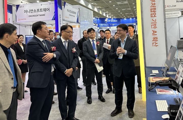 (왼쪽)이도규 과학기술정보통신부 정보통신정책실장, (오른쪽)임대근 심플랫폼 대표. (사진=심플랫폼) *재판매 및 DB 금지