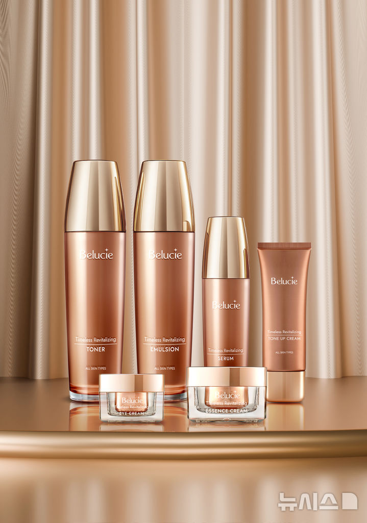 [서울=뉴시스] 김정문알로에는 '베루시에 프리미엄 재생 탄력라인'을 공식 런칭했다고 3일 밝혔다. 김정문알로에는 전날 대전 동구 선샤인호텔 그랜드볼룸에서 전국 사업자와 핵심 카운셀러 500여 명을 초청해 런칭식과 2025 송년모임을 개최했다. 사진은 베루시에 프리미엄 재생 탄력라인 이미지. (사진=김정문알로에 제공) 2025.12.03. photo@newsis.com