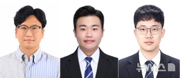 [포항=뉴시스] 송종욱 기자 = 포스텍 친환경소재대학원 배터리공학과·신소재공학과 박규영 교수 연구팀이 배터리 내부 구조 뒤틀림으로 ‘산소 구멍’이 생겨 수명이 줄어들어, 소량의 알루미늄(Al) 첨가로 산소 구멍을 막아 배터리 수명을 획기적으로 연장하는 사실을 규명했다. 사진 왼쪽부터 포스텍 박 교수, 배터리공학과 통합 과정 최은성 씨, 삼성SDI 황창연 연구원(전 포스텍 배터리공학과). (사진=포스텍 제공) 2025.12.03. photo@newsis.com