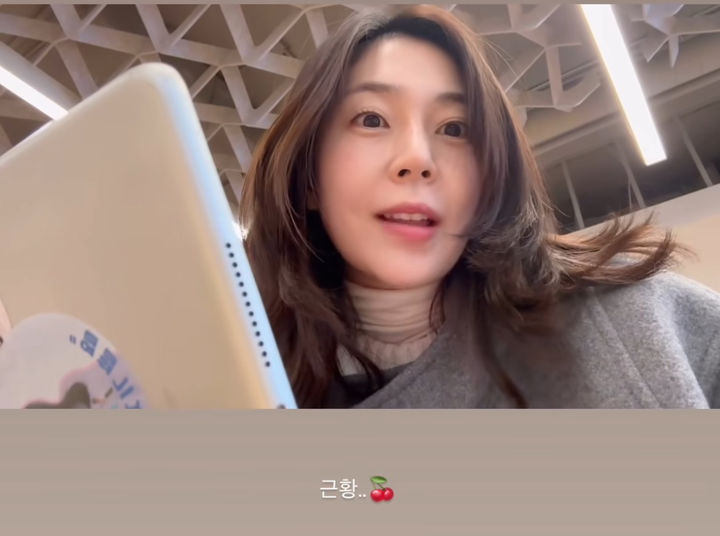 [서울=뉴시스] 배우 백진희. (사진=백진희 인스타그램 캡처) 2025.12.03. photo@newsis.com *재판매 및 DB 금지