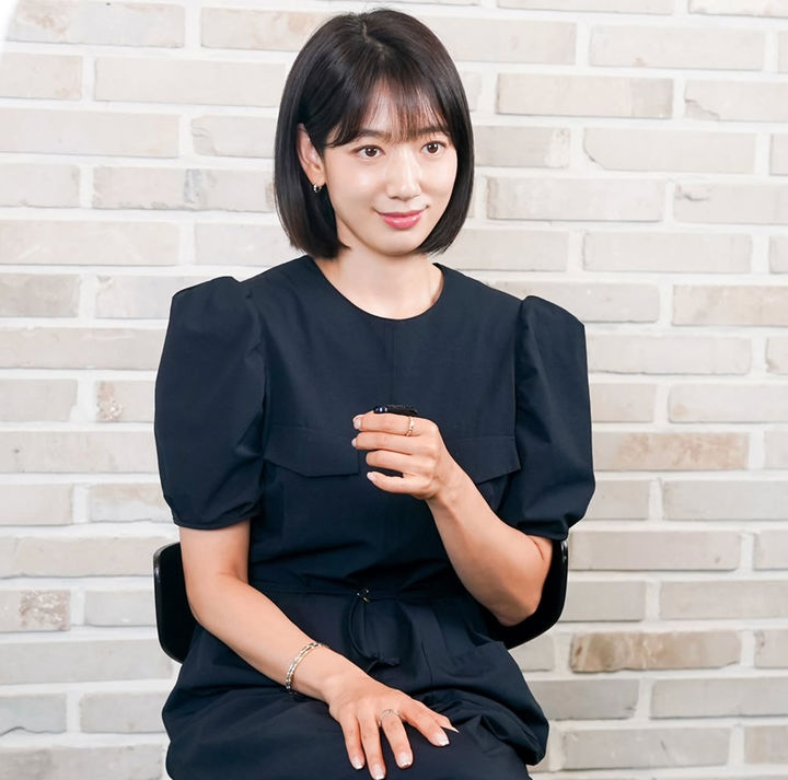 [서울=뉴시스] 배우 박신혜. (사진=솔트 엔터테인먼트 공식 인스타그램 캡처) 2025.12.03. photo@newsis.com *재판매 및 DB 금지