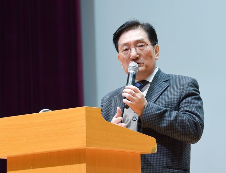 노영민 "헌법의 목적은 평화…군은 평화의 보루"