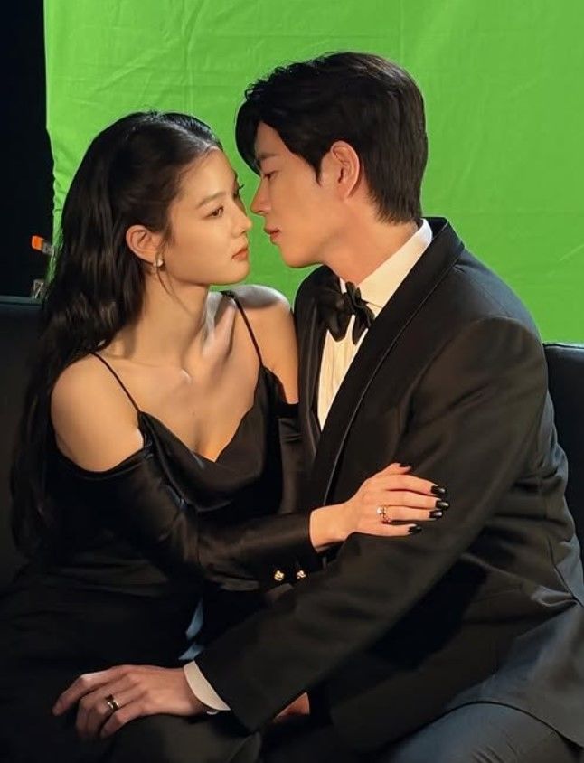 [서울=뉴시스] 김유정, 홍종현. (사진=김유정 인스타그램 캡처) 2025.12.03. photo@newsis.com *재판매 및 DB 금지