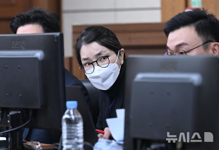 법원, '통일교 금품 수수 의혹' 김건희에 징역 1년 8개월 선고 [뉴시스Pic]