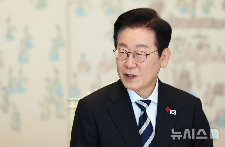 [서울=뉴시스] 고범준 기자 = 이재명 대통령이 3일 서울 용산 대통령실 청사에서 열린 5부 요인 초청 오찬에서 발언하고 있다. (대통령실통신사진기자단) 2025.12.03. bjko@newsis.com