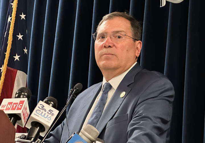 [알바니=AP/뉴시스]존 사콘 뉴욕 북무 연방검사 대행이 지난해 9월9일(현지시각) 기자회견을 하고 있다. 도널드 트럼프 미 대통령이 의회 인준을 받지 않고 임명한 사콘이 트럼프 정적 레티샤 제임스 뉴욕주 검찰총장을 수사하는 것은 무효라는 판결이 8일 내려졌다. 2026.1.9. 