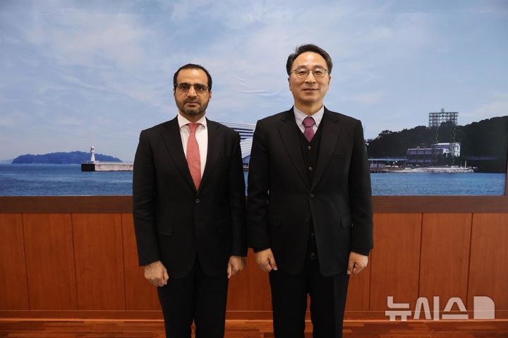 [서울=뉴시스] 주한 오만 대사, 국립인천해양박물관 방문.