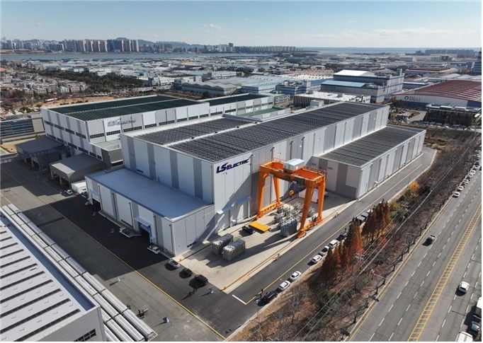 [부산=뉴시스]부산 강서구 LS일렉트릭 부산사업장 전경. 앞쪽이 2생산동. (사진=부산시 제공) 2025.12.04. photo@newsis.com *재판매 및 DB 금지