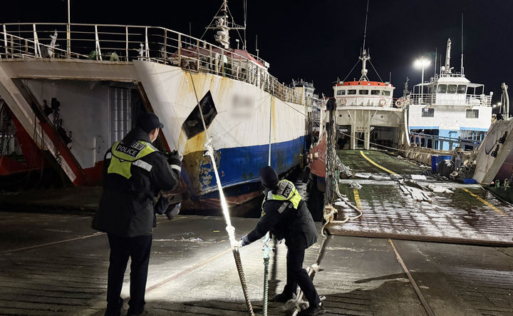 [목포=뉴시스]목포해경 순찰활동. (사진=목포해경 제공) 2025.12.04. photo@newsis.com *재판매 및 DB 금지