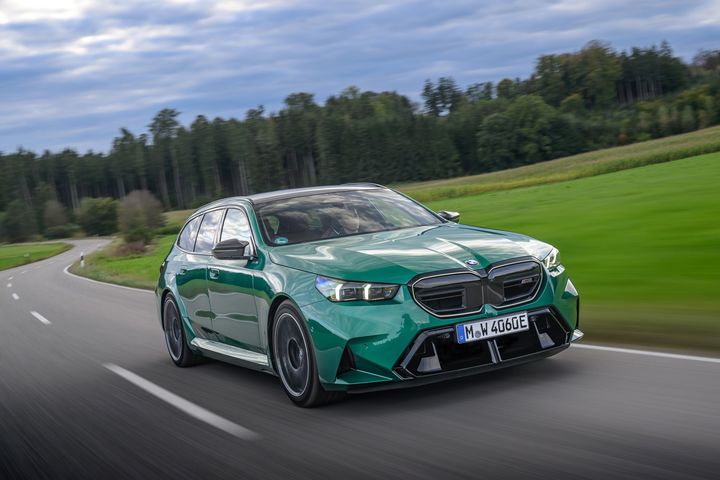 [서울=뉴시스] BMW 코리아가 강력한 성능에 활용성을 더한 초고성능 왜건형 모델 'BMW 뉴 M5 투어링'을 국내에 처음으로 출시한다고 4일 밝혔다. (사진=BMW 코리아 제공) photo@newsis.com *재판매 및 DB 금지