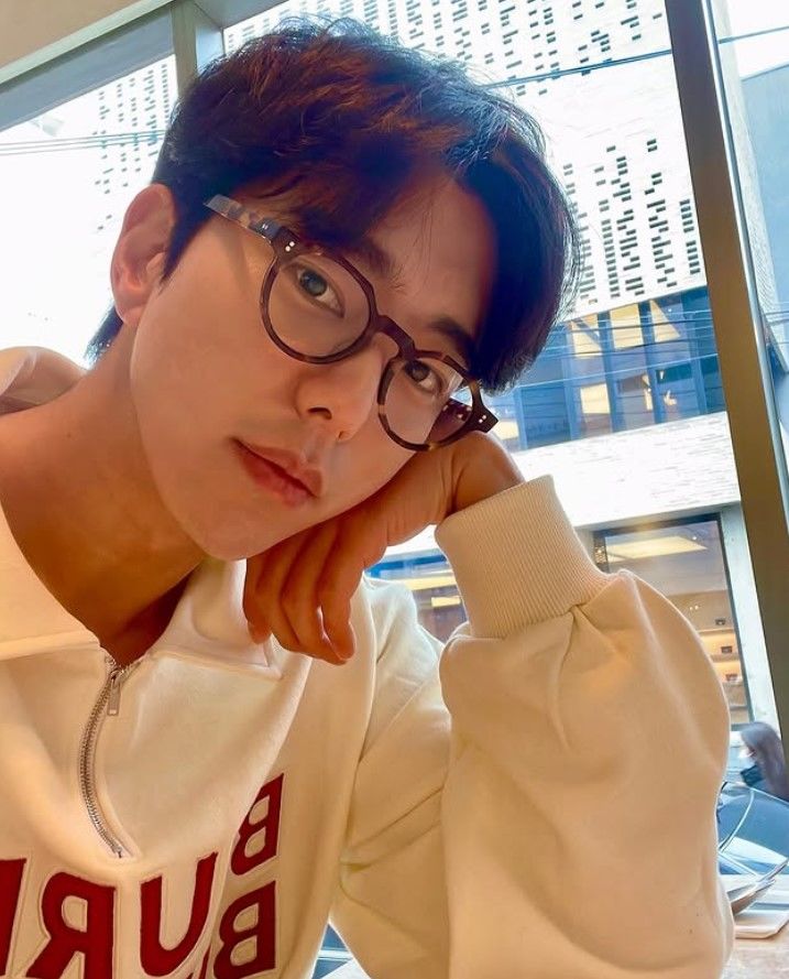 [서울=뉴시스] 윤현민. (사진=윤현민 인스타그램 캡처) 2025.12.04. photo@newsis.com *재판매 및 DB 금지