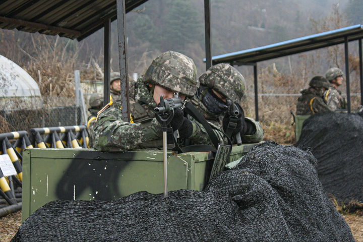 [가평=뉴시스] 대침투 종합훈련. (사진=육군 수도기계화보병사단 제공) 2025.12.04. photo@newsis.com  *재판매 및 DB 금지