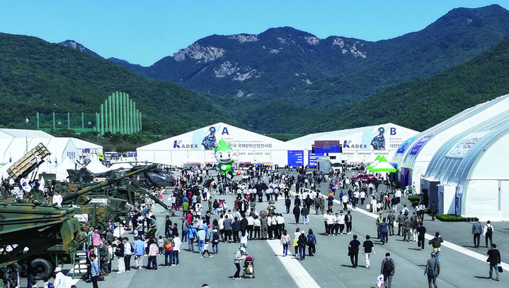 [계룡=뉴시스]계룡대 활주로에서 열린 2025 계룡군문화축제. 2025. 12. 04 photo@newsis.com *재판매 및 DB 금지