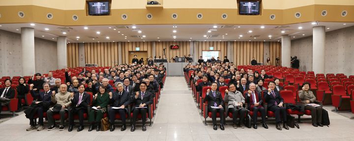[오산=뉴시스] 국가폭력 피해 회복을 위한 기도회. (사진=한신대 제공) 2025.12.04. photo@newsis.com *재판매 및 DB 금지