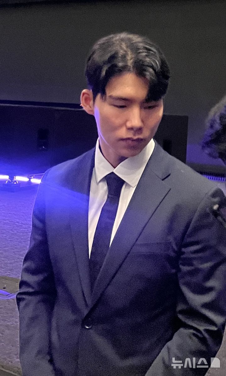 [서울=뉴시스] 박정영 수습기자 = 2025 프로야구 스포츠서울 올해의 상 시상식에 참석한 김혜성. 2025.12.04.