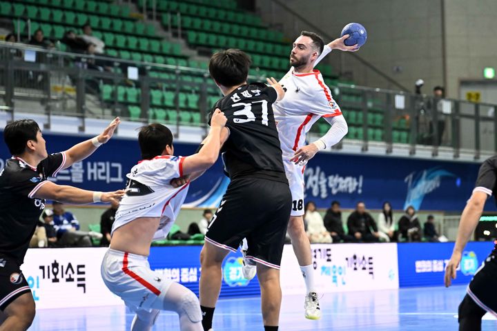 [서울=뉴시스] 핸드볼 SK호크스의 프란시스코. (사진=한국핸드볼연맹 제공) *재판매 및 DB 금지