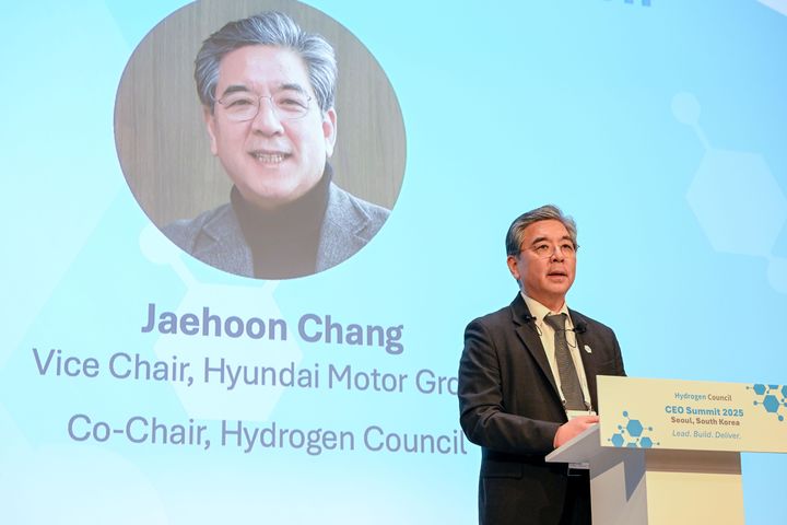 [서울=뉴시스] 장재훈 현대차그룹 부회장이 4일 경기 고양시 킨텍스 제2전시장에서 열린 월드 하이드로젠 엑스포 2025 수소위원회 CEO 서밋에서 발언하고 있다. (사진=현대차그룹 제공) 2025.12.04. photo@newsis.com *재판매 및 DB 금지