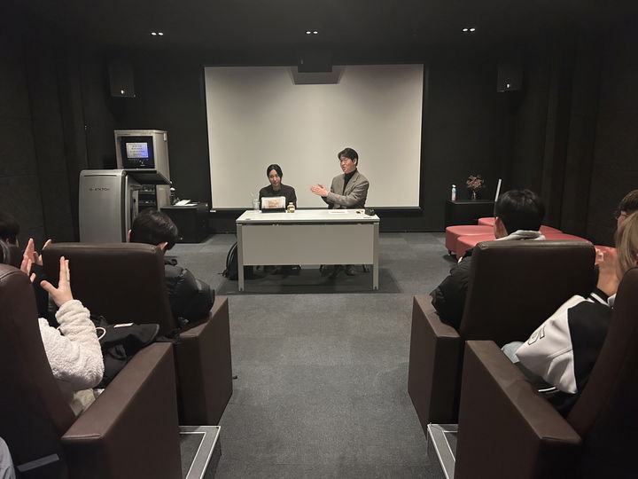 [대전=뉴시스] 국립한밭대 '물듦인씨네' 명세진 감독과의 대화 모습. (사진=국립한밭대 제공) 2025.12.05. photo@newsis.com *재판매 및 DB 금지