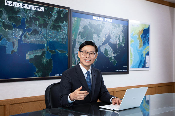 [인터뷰]송상근 BPA 사장 "해수부 이전에 부산항 정책 탄력" - 뉴스 썸네일 이미지