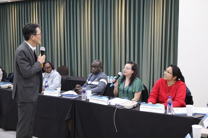 [서울=뉴시스] 식품의약품안전처는 국제식품규격위원회(CODEX·코덱스) 신탁기금 수혜국(6개국)의 식품안전관리 공무원 9명을 대상으로 지난 11일부터 5일까지 CODEX 활동 촉진과 식품안전관리 역량 강화를 위한 초청연수를 실시했다고 이날 밝혔다. (사진=식약처 제공) 2025.12.05. photo@newsis.com *재판매 및 DB 금지