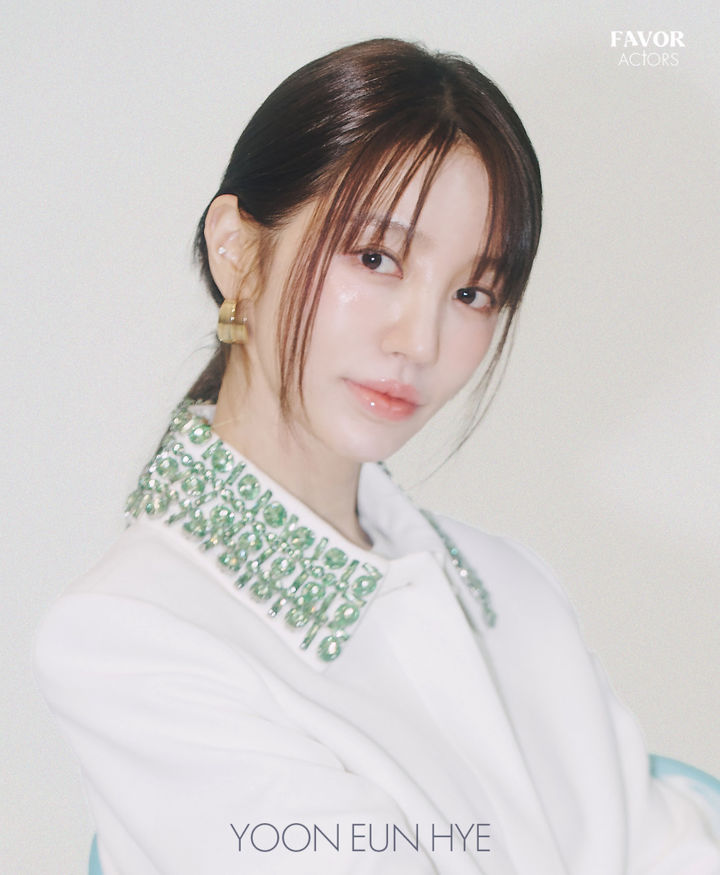 [서울=뉴시스] 배우 윤은혜. (사진=페이버 엑터스 공식 인스타그램 캡처) 2025.12.05. photo@newsis.com *재판매 및 DB 금지