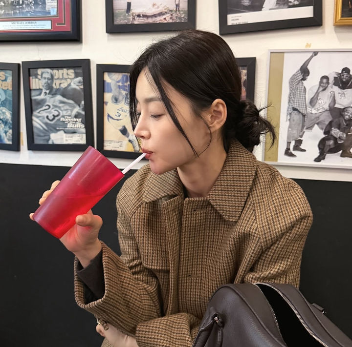 [서울=뉴시스] 배우 한지혜. (사진=한지혜 인스타그램 캡처) 2025.12.05. photo@newsis.com *재판매 및 DB 금지