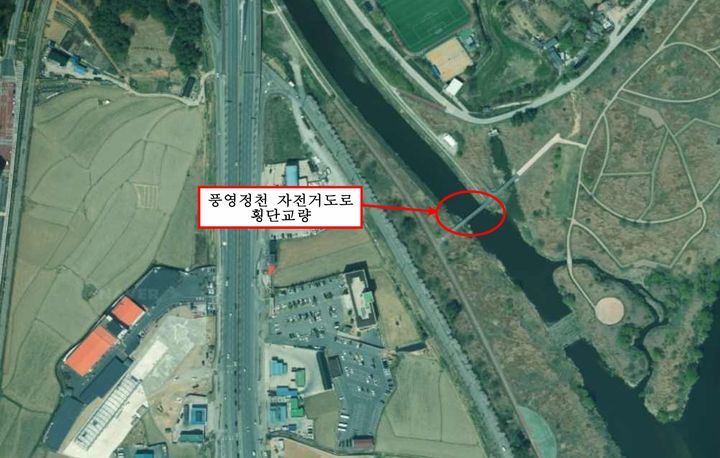 [광주=뉴시스] 안전점검에서 D등급을 받아 철거 예정인 광주 광산구 우산동 풍영정천 자전거도로 횡단교량 위치도. (사진 = 광주 광산구 제공) 2025.12.07. photo@newsis.com *재판매 및 DB 금지