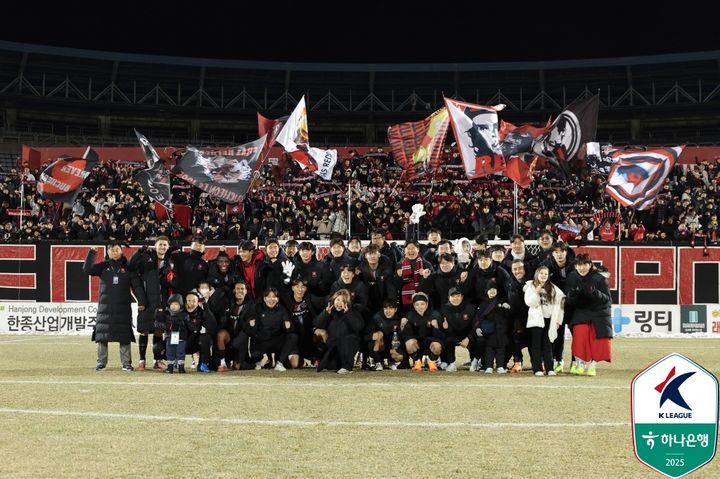 [서울=뉴시스] 프로축구 K리그2 부천FC1995. (사진=한국프로축구연맹 제공) *재판매 및 DB 금지